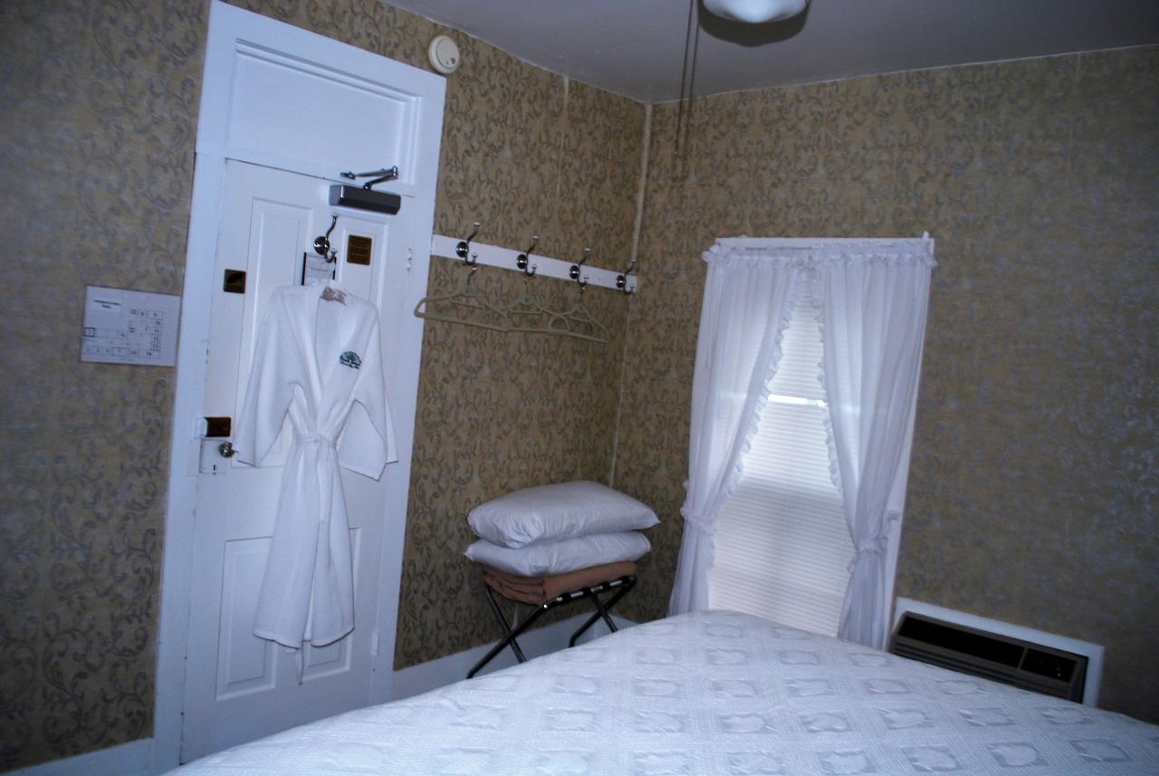 The Historic Park Hotel Put-in-Bay Exterior foto